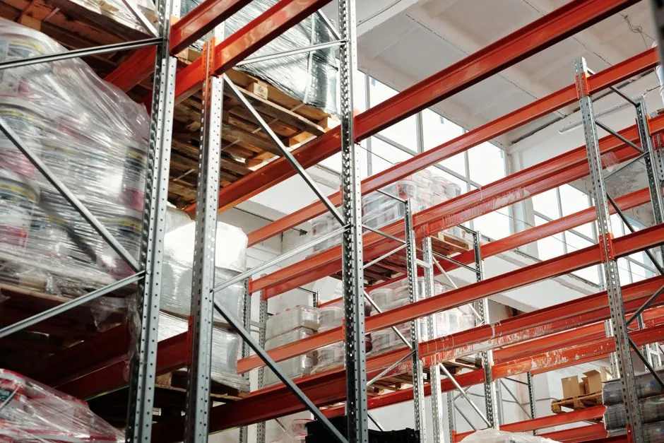 Racks selectivos. Pasillo de maniobra y altura libre